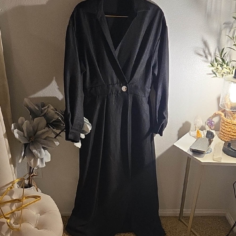 Sophisticated Black Maxi Dress